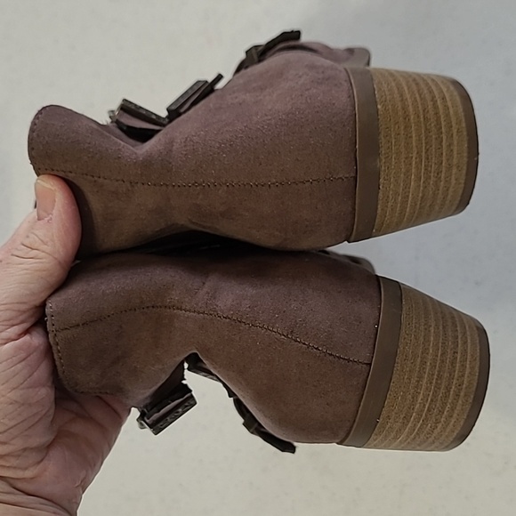 True Craft Stylish Brown Ankle Boots with Buckles size 10 - Picture 11 of 12